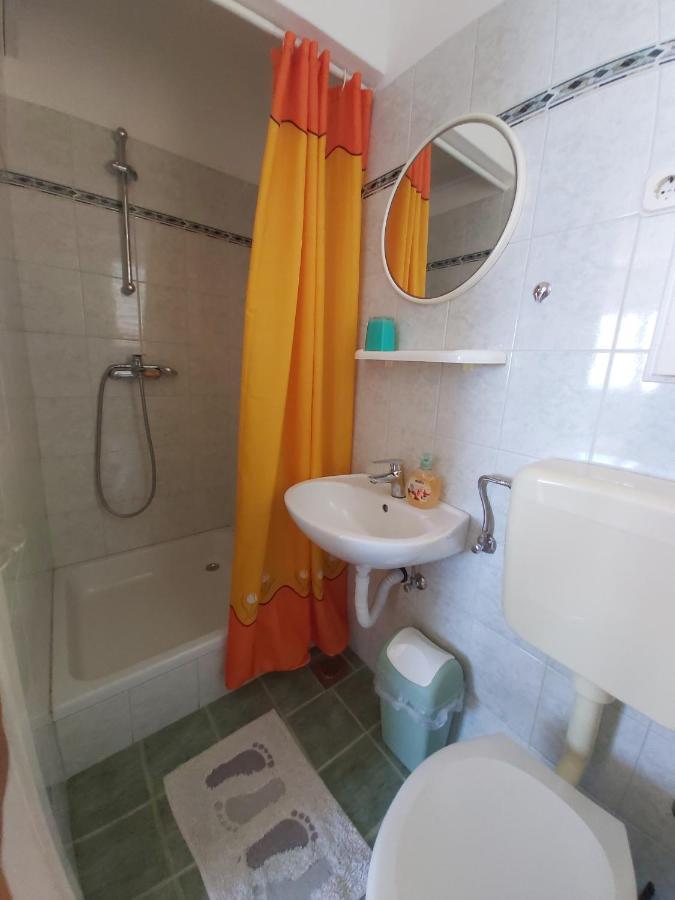 Apartments By The Sea Stanici, Omis - 1031 Tice Esterno foto