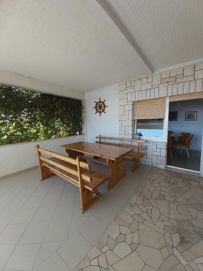 Apartments By The Sea Stanici, Omis - 1031 Tice Esterno foto