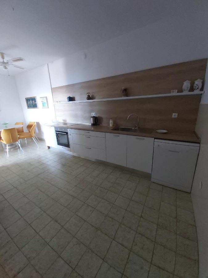 Apartments By The Sea Stanici, Omis - 1031 Tice Esterno foto